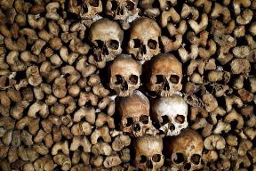 揭秘法国巴黎的地下墓室，埋葬700万人的骷髅墓