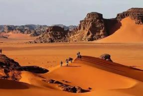 世界上地表温度最高的地方：伊朗的卢特荒漠（最高温度）