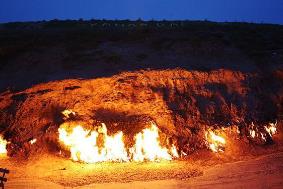 世界上最没威慑力的火山，4000年还没熄灭，却被人改造成火炕
